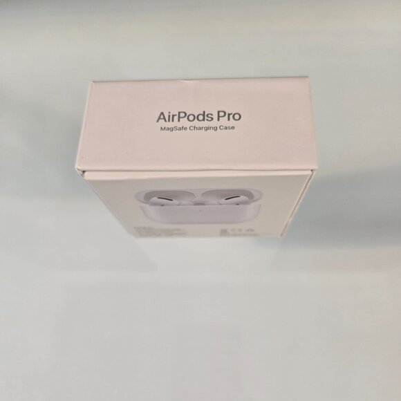 Apple AirPods Pro 2nd Generation with MagSafe Wireless Charging Case Sealed New - Picture 7 of 9